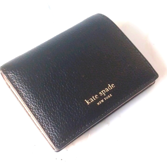 Kate Spade NY small wallet. - Picture 1 of 8